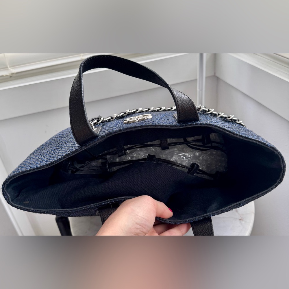 CHANEL Bag - Picture 9 of 15